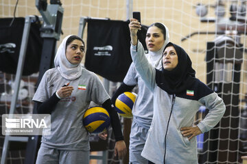 Iran's women volleyball team practicing