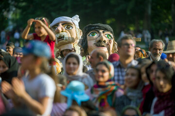 شادپیمایی عروسک ها در کرمانشاه
