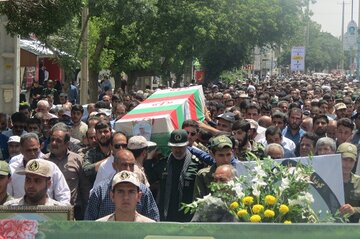 پیکر پاسدار شهید محمد احمدی در قروه تشییع شد