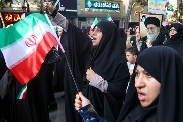 ایرنا-بجنورد- به مناسبت هفته عفاف و حجاب اجتماع «دختران انقلاب» عصر امروز پنجشنبه در بجنورد مرکز استان خراسان شمالی برگزار شد. عکس از وحید خادمی.