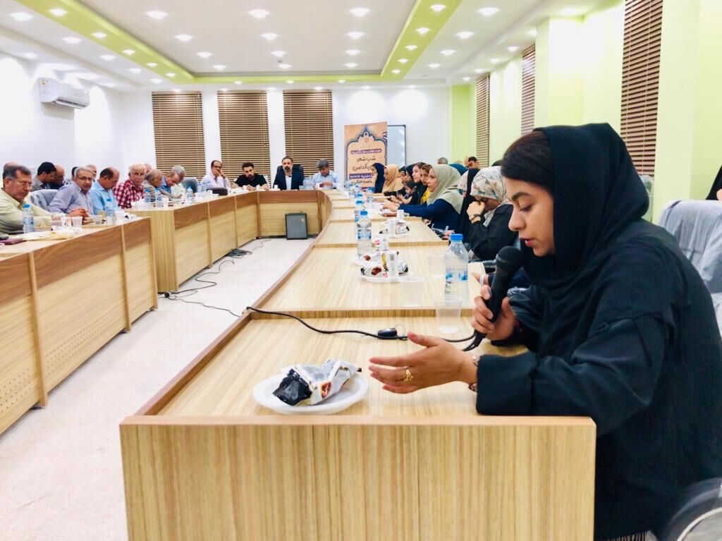 شب شعر عفاف و حجاب در عالیشهر برگزار شد شب شعر عفاف و حجاب در عالیشهر برگزار شد