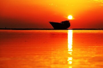 The beautiful aspects of sunrise and sunset in Kish island