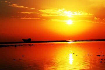 The beautiful aspects of sunrise and sunset in Kish island