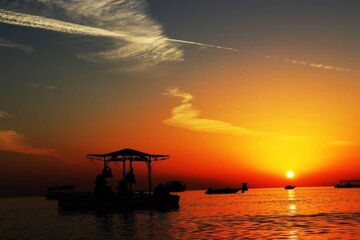 The beautiful aspects of sunrise and sunset in Kish island