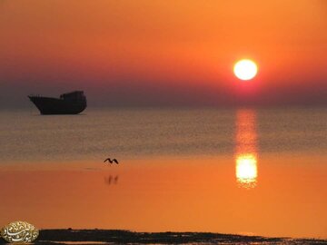 The beautiful aspects of sunrise and sunset in Kish island