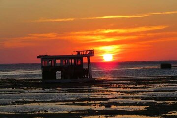 The beautiful aspects of sunrise and sunset in Kish island