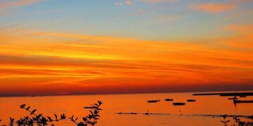 The beautiful aspects of sunrise and sunset in Kish island