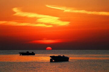 The beautiful aspects of sunrise and sunset in Kish island