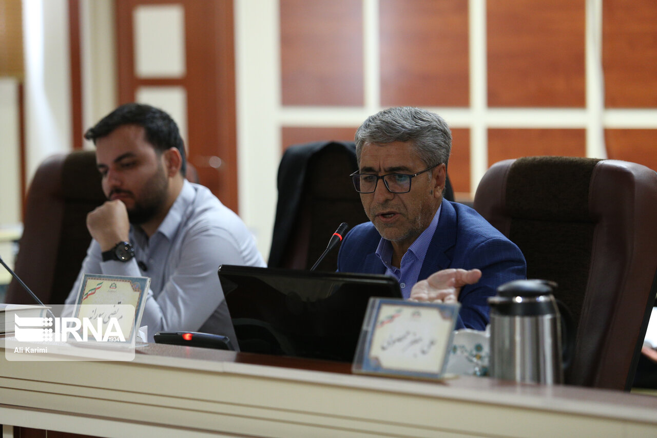 هشت عضو شورای شهر درخواست استیضاح شهردار اراک را دارند