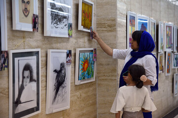 نمایشگاه نقاشی هنرمندان کوچک در شیراز/ عکس از شیوا السادات عطاران