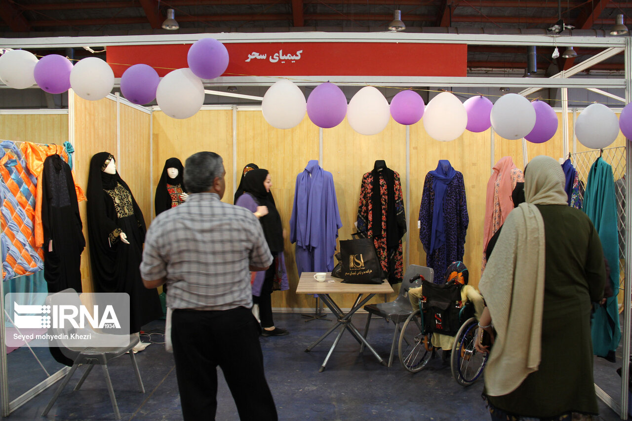 نمایشگاه پوشاک در همدان گشایش یافت