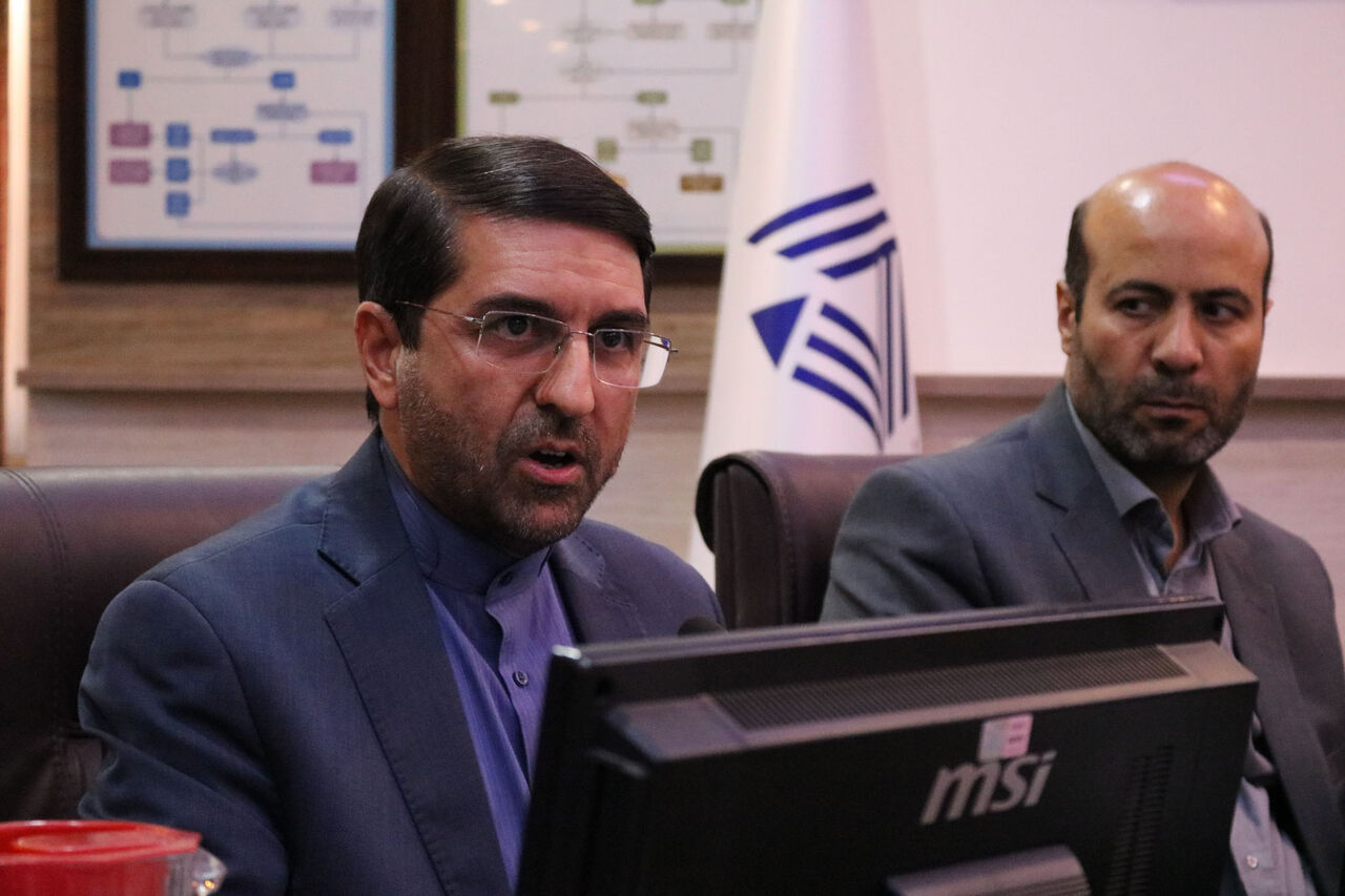 وضعیت ساخت برج های دوقلو کمیته امداد امام خمینی (ره) در نزدیکی عمارت تاریخی «نورمهال» در صحن شورای اسلامی شهر همدان با حضور مسئولان بررسی شد.
عکس از:جواد همدانی وضعیت ساخت برج های دوقلو کمیته امداد امام خمینی (ره) در نزدیکی عمارت تاریخی «نورمهال» در صحن شورای اسلامی شهر همدان با حضور مسئولان بررسی شد.
عکس از:جواد همدانی