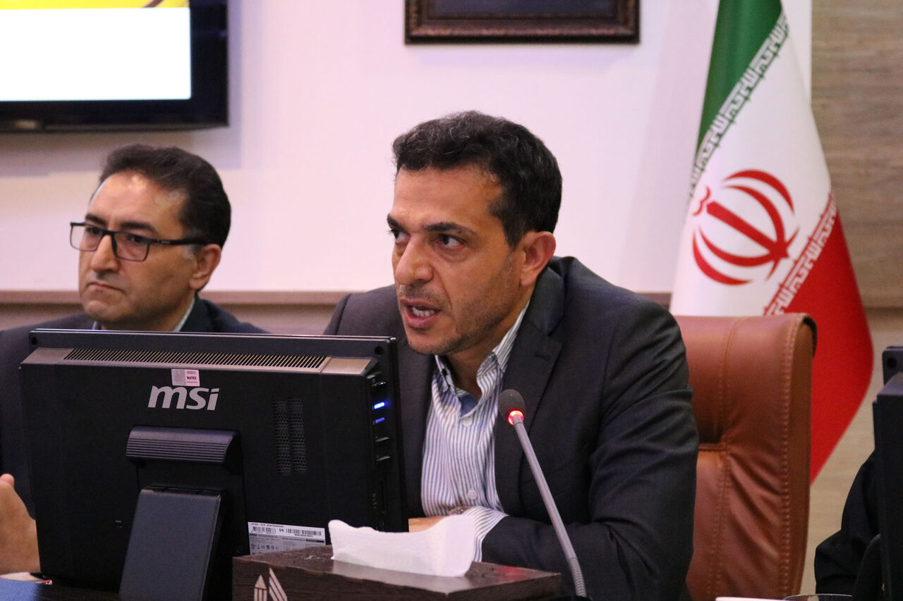 وضعیت ساخت برج های دوقلو کمیته امداد امام خمینی (ره) در نزدیکی عمارت تاریخی «نورمهال» در صحن شورای اسلامی شهر همدان با حضور مسئولان بررسی شد.
عکس از:جواد همدانی وضعیت ساخت برج های دوقلو کمیته امداد امام خمینی (ره) در نزدیکی عمارت تاریخی «نورمهال» در صحن شورای اسلامی شهر همدان با حضور مسئولان بررسی شد.
عکس از:جواد همدانی