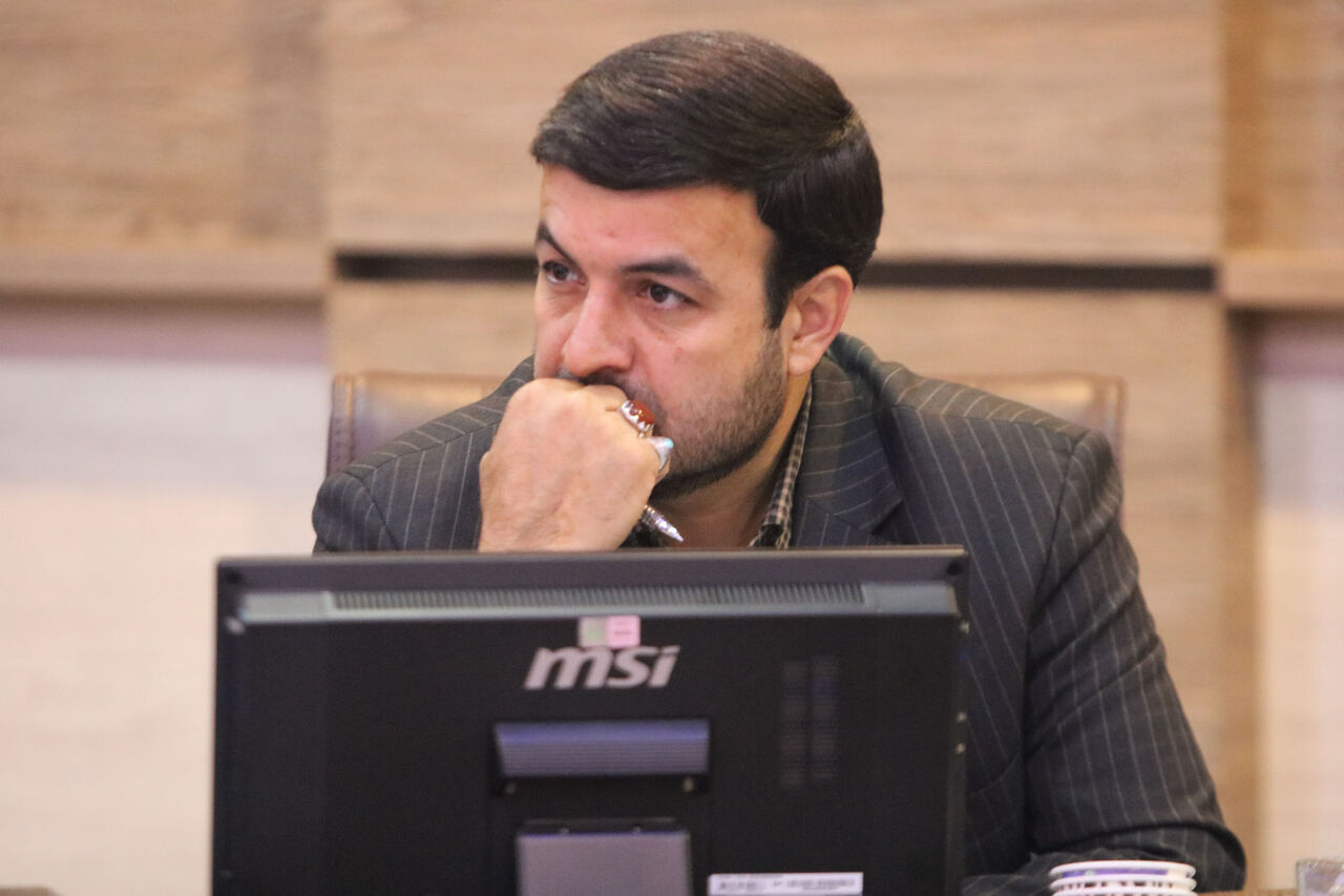 وضعیت ساخت برج های دوقلو کمیته امداد امام خمینی (ره) در نزدیکی عمارت تاریخی «نورمهال» در صحن شورای اسلامی شهر همدان با حضور مسئولان بررسی شد.
عکس از:جواد همدانی وضعیت ساخت برج های دوقلو کمیته امداد امام خمینی (ره) در نزدیکی عمارت تاریخی «نورمهال» در صحن شورای اسلامی شهر همدان با حضور مسئولان بررسی شد.
عکس از:جواد همدانی