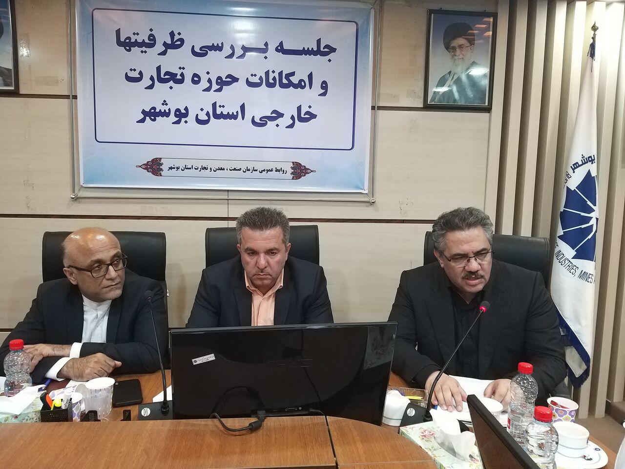 فعالان اقتصادی برای رونق بنادر راهکار دهند