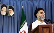 امام جمعه موقت اصفهان : آمریکا در اوج ذلت قرار گرفته است 