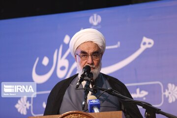 انقلاب اسلامی سنت فراموش شده نمازجمعه را احیا کرد