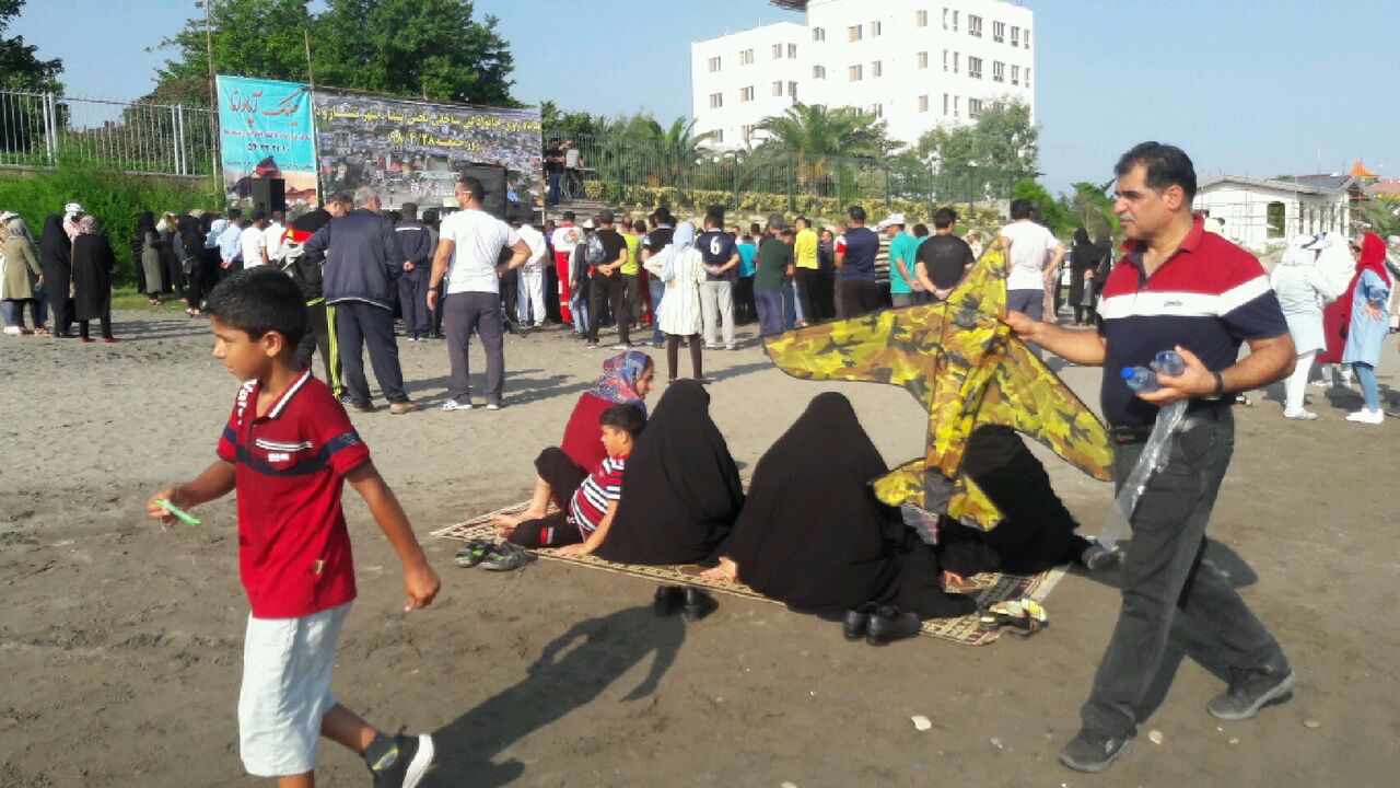 همایش پیاده روی خانوادگی در نشتارود تنکابن همایش پیاده روی خانوادگی در نشتارود تنکابن