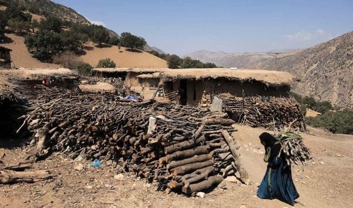 اراده مردم روستای باباکلان گچساران برای بازگشت به زادگاهشان 