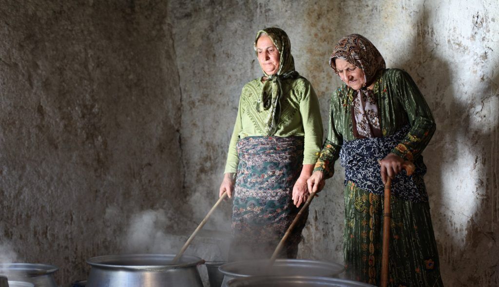  جشنواره شیره پزی سنتی مانیزان ۱۰ ساله شد