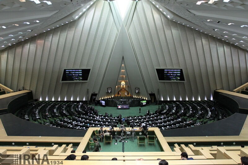 Парламент Ирана поддержал акт КСИР по задержанию британского танкера Парламент Ирана поддержал акт КСИР по задержанию британского танкера