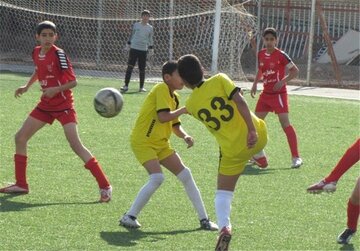 مسابقات فوتبال لیگ نونهالان یزد آغاز شد