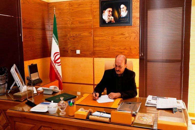 استاندار قزوین فرارسیدن هفته دولت را تبریک گفت استاندار قزوین فرارسیدن هفته دولت را تبریک گفت