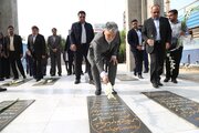 حضور وزیر فرهنگ و ارشاد اسلامی در گلزار شهدای گمنام بندرعباس
