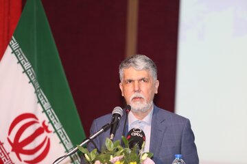 دیدار وزیرفرهنگ و ارشاد اسلامی با هنرمندان شرق هرمزگان