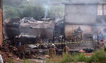 سقوط هواپیمای نظامی پاکستان ۱۷ کشته برجا گذاشت