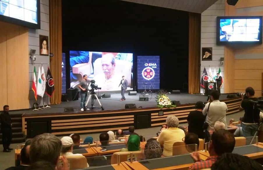  جشنواره سینما تورز با تجلیل از هنرمندان عرصه سینما در کیش پایان یافت

