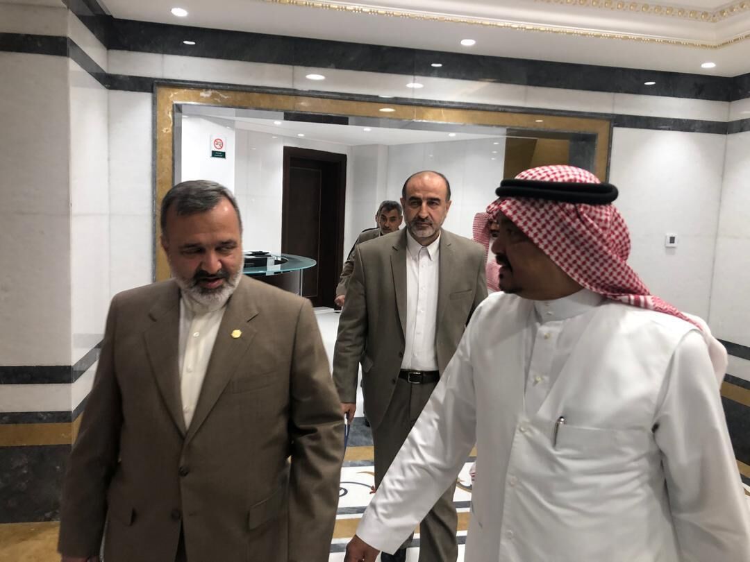 سعودی وزیر حج کا ایرانی حجاج کیساتھ احسن سلوک پر زور سعودی وزیر حج کا ایرانی حجاج کیساتھ احسن سلوک پر زور