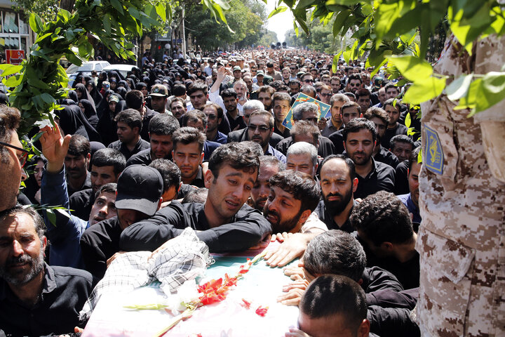 پیکر پاسدار شهید  محسن محمدی زنجانی تشییع شد