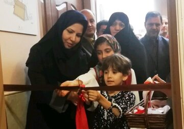 نخستین کتابخانه آثار هنری استان یزد در مهریز افتتاح شد