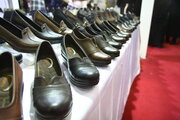 صادرات ۱۰۰ میلیون دلاری محصولات چرمی/ تولید ۱۵۰ میلیون جفت کفش تا پایان آذرماه