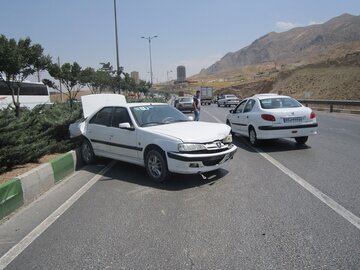 تصادف زنجیره‌ای در بزرگراه حسینی الهاشمی شیراز/ عکس:‌ حمیدرضا خلیقی