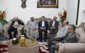 استاندار بوشهر با ۲ آزاده دوران دفاع مقدس دیدار کرد