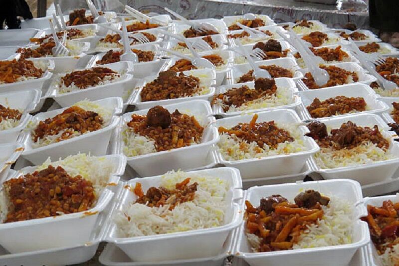 ستاد اطعام غدیر ۱۱۰ هزار  غذا در اصفهان، یزد و مرکزی توزیع می کند