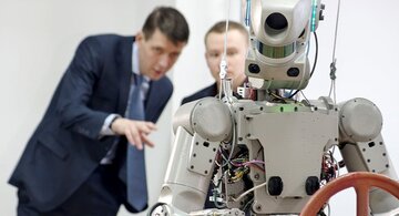 روسیه نخستین ربات انسان نمای خود را راهی فضا کرد