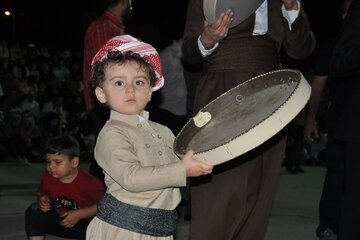 مراسم دف‌نوازی گروهی در مهاباد