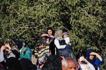 حضور گردشگران در جشنواره فرهنگ و اقتصاد روستا در شهرستان گالیکش در همجواری پارک ملی گلستان 