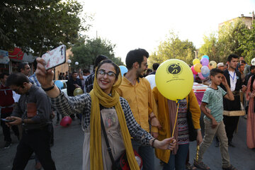 کارناوال چهاردهمین دوره جشنواره بین المللی تئاتر خیابانی مریوان