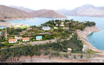 "Kushk" tourism and recreation island in Iran's Andika County