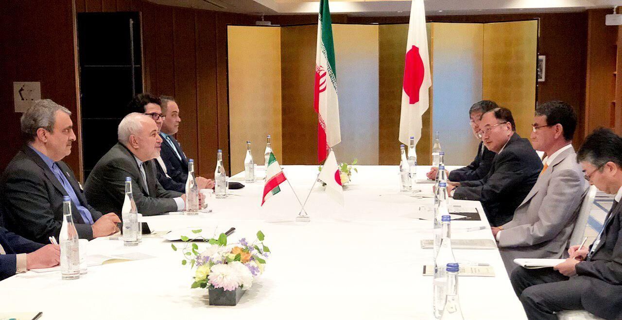 Zarif confers with Japanese counterpart on bilateral, regional issues