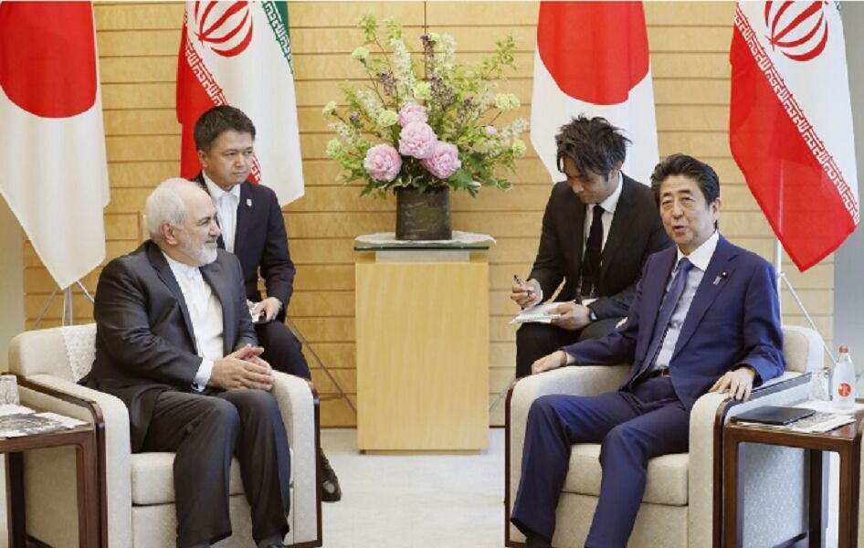 ظریف کی جاپانی وزیر اعظم کیساتھ ملاقات ظریف کی جاپانی وزیر اعظم کیساتھ ملاقات