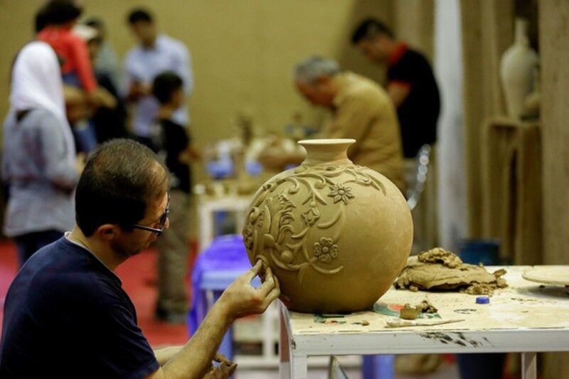 ۴۶۰۰ نفر از هنرمندان صنایع دستی کردستان زیر پوشش بیمه تامین اجتماعی هستند