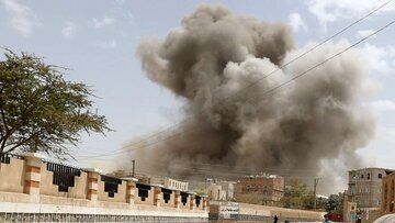 هواپیمای امارات در یمن بر سر نیروهای وابسته به ریاض بمب ریخت