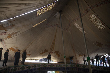 برافراشتن خیمه‌های عزای حسینی در زرقان فارس