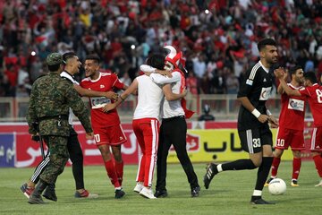 باخت تیم فوتبال پرسپولیس مقابل تراکتور