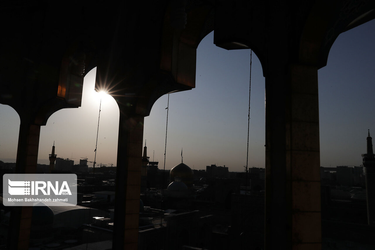هكذا يستقبل حرم الامام الرضا (ع) شهر محرم الحرام هكذا يستقبل حرم الامام الرضا (ع) شهر محرم الحرام